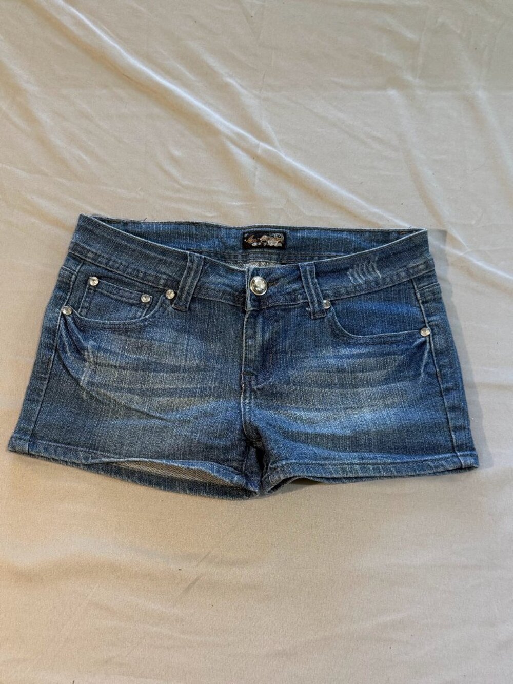LA Jeans Junior's Low Rise Jean Shorts Rhinestone Accents Size 3 New with Tags